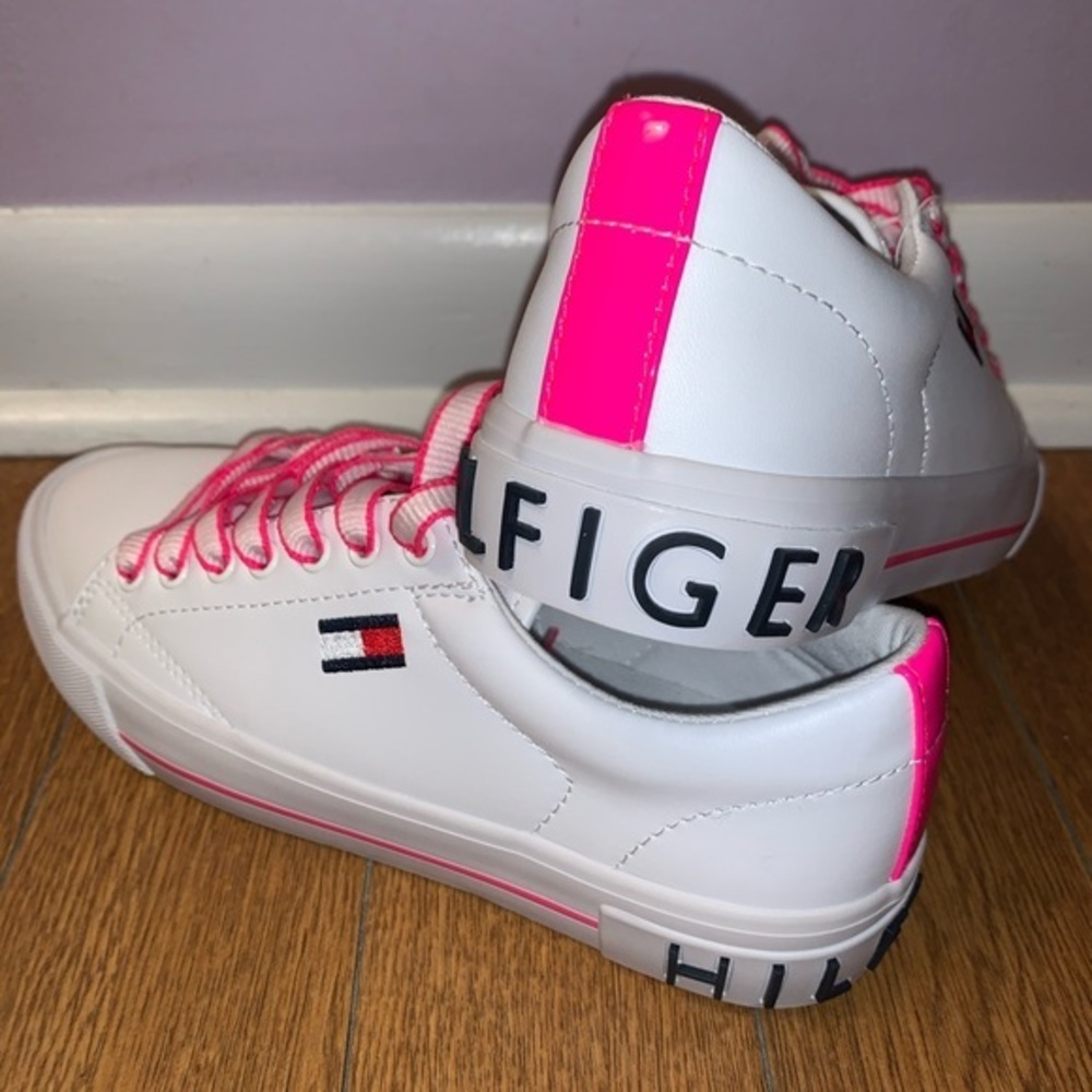 NWOT Tommy Hilfiger Flint 2 Hot Pink/White… - Picture 5 of 16